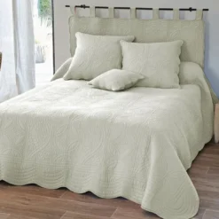 BecquetBoutis ou couvre lit en coton blanc - BAILLARGUES