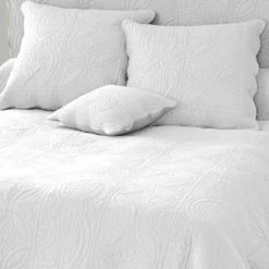 BecquetBoutis ou couvre lit en coton blanc - BAILLARGUES