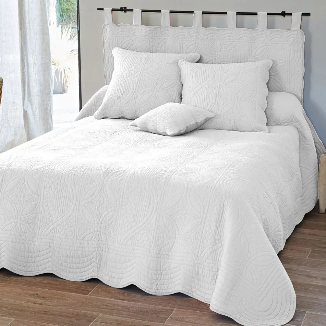 BecquetBoutis ou couvre lit en coton blanc - BAILLARGUES