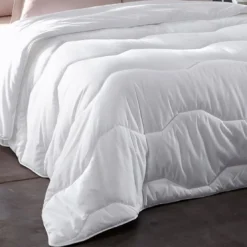 BecquetCouette chaude 400 g/m² blanche anti-transpiration et anti-tache - SERENITE