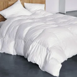 BecquetCouette chaude 200 g/m² blanche antiacariens - GAVARNIE Pyrénex