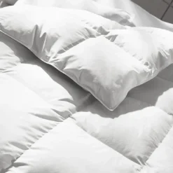 BecquetCouette chaude 200 g/m² blanche antiacariens - GAVARNIE Pyrénex
