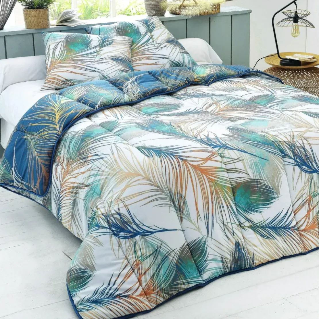 BecquetCouette chaude 400 g/m² réversible bleue à motif tropical - PLUMA