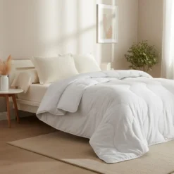 BecquetCouette légère 200 g/m² blanche unie en microfibre - DOUCEUR