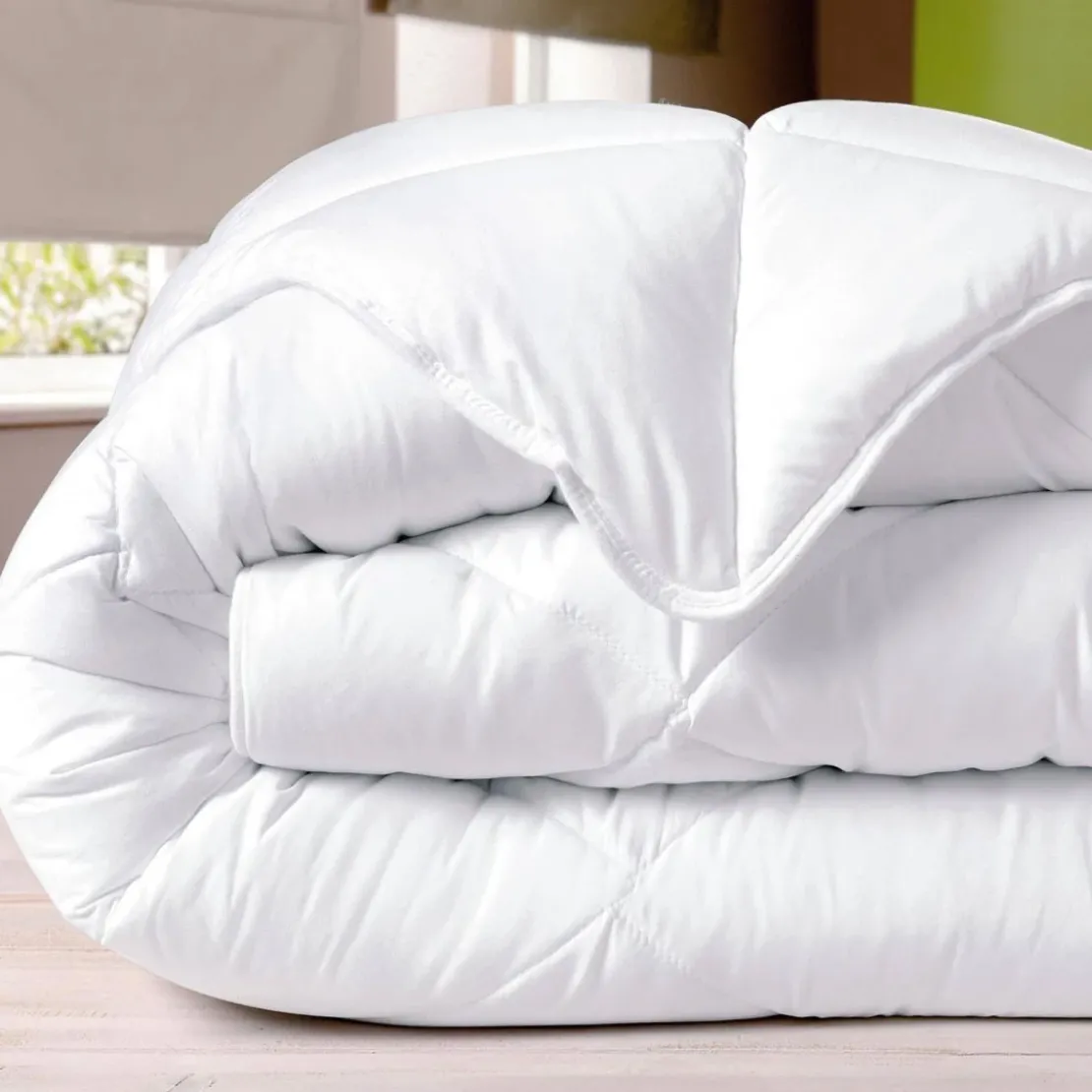 BecquetCouette légère 200 g/m² blanche unie HYGIAFILL