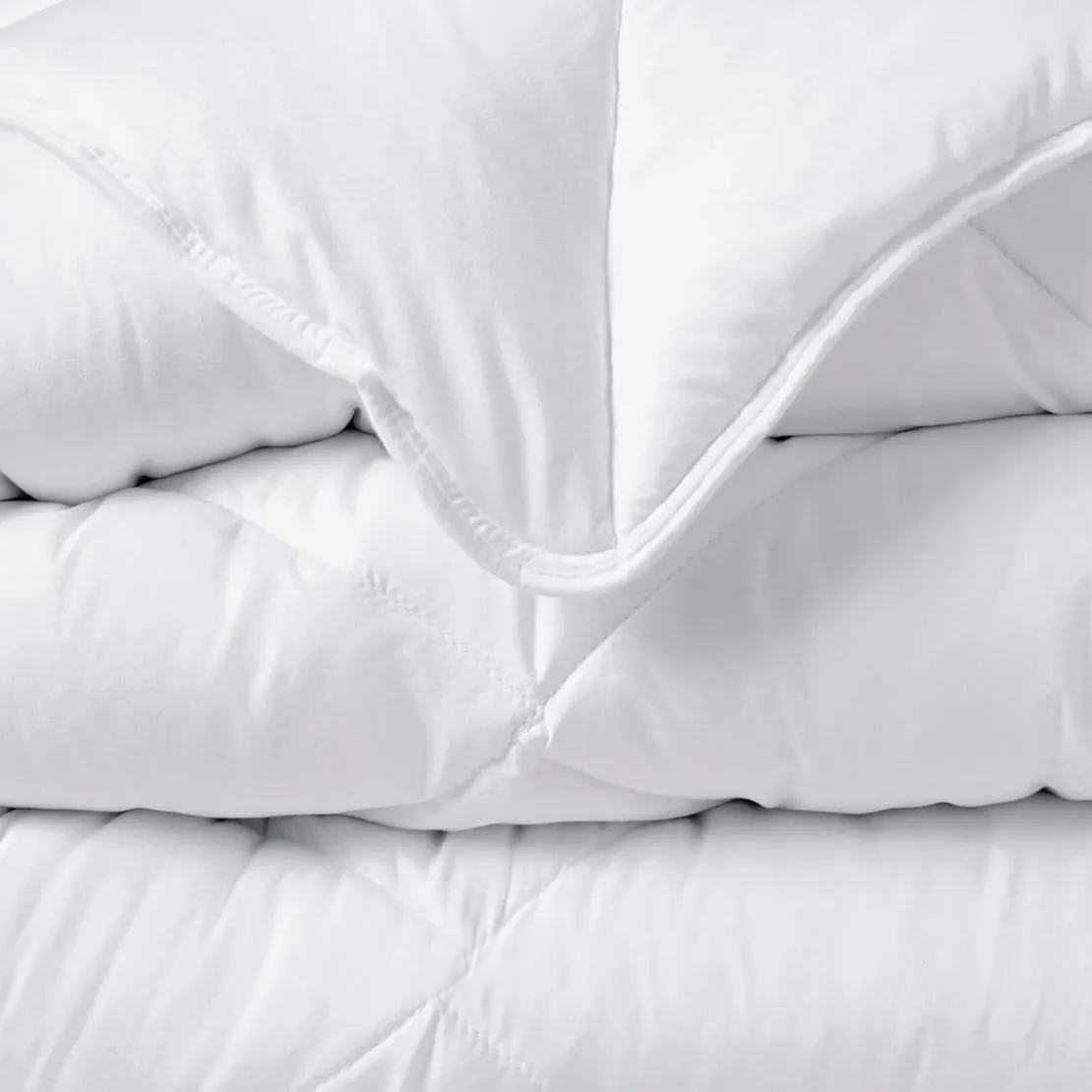 BecquetCouette légère 200 g/m² blanche unie HYGIAFILL