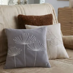 BecquetCoussin brodé LAYA - beige