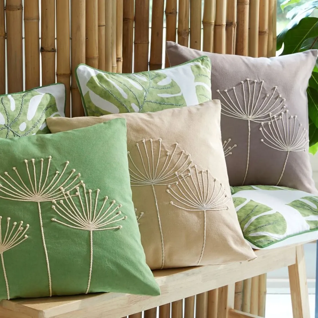 BecquetCoussin brodé LAYA - gris