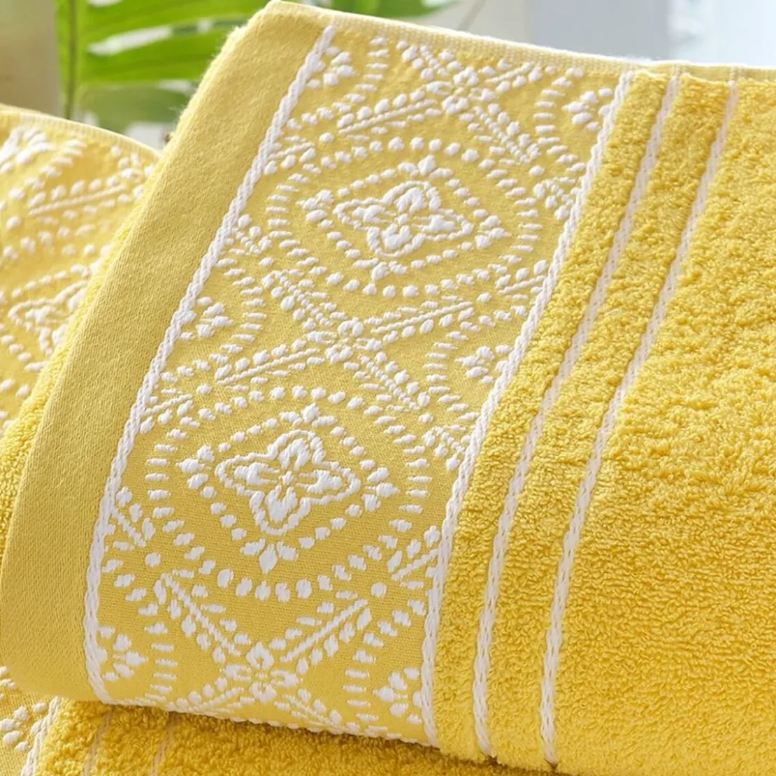 BecquetDrap de bain en coton jaune uni avec liteau brodé - Collection BYSANTINE