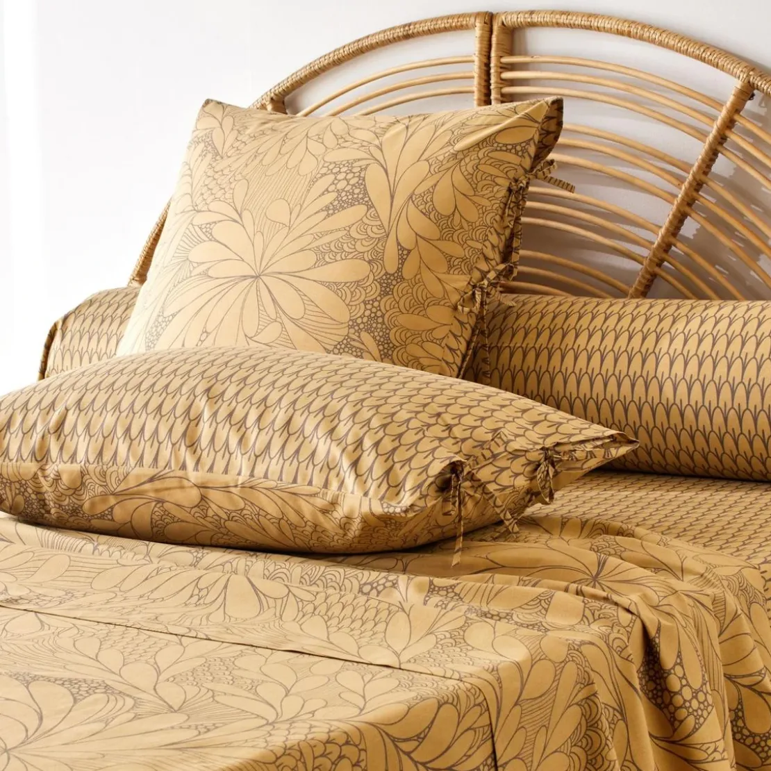 BecquetDrap housse coton jaune ocre géométrique noir - SIDO