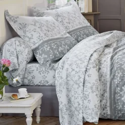 BecquetDrap-housse en percale de coton blanc à motif floral - PASTOURELLE