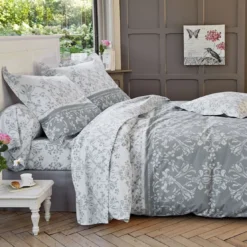 BecquetDrap-housse en percale de coton blanc à motif floral - PASTOURELLE
