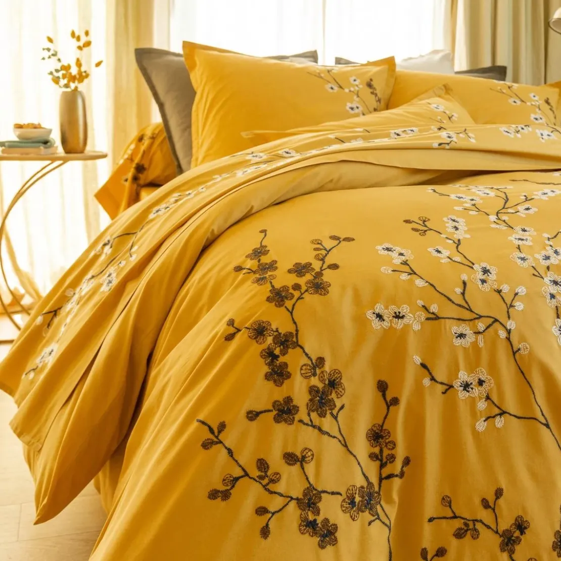 BecquetDrap housse en percale de coton jaune ocre - ILE SACREE