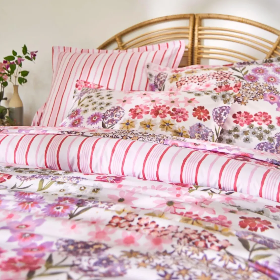 BecquetDrap housse percale de coton rose clair à rayures rouges - GAIETÉ D’ÉTÉ