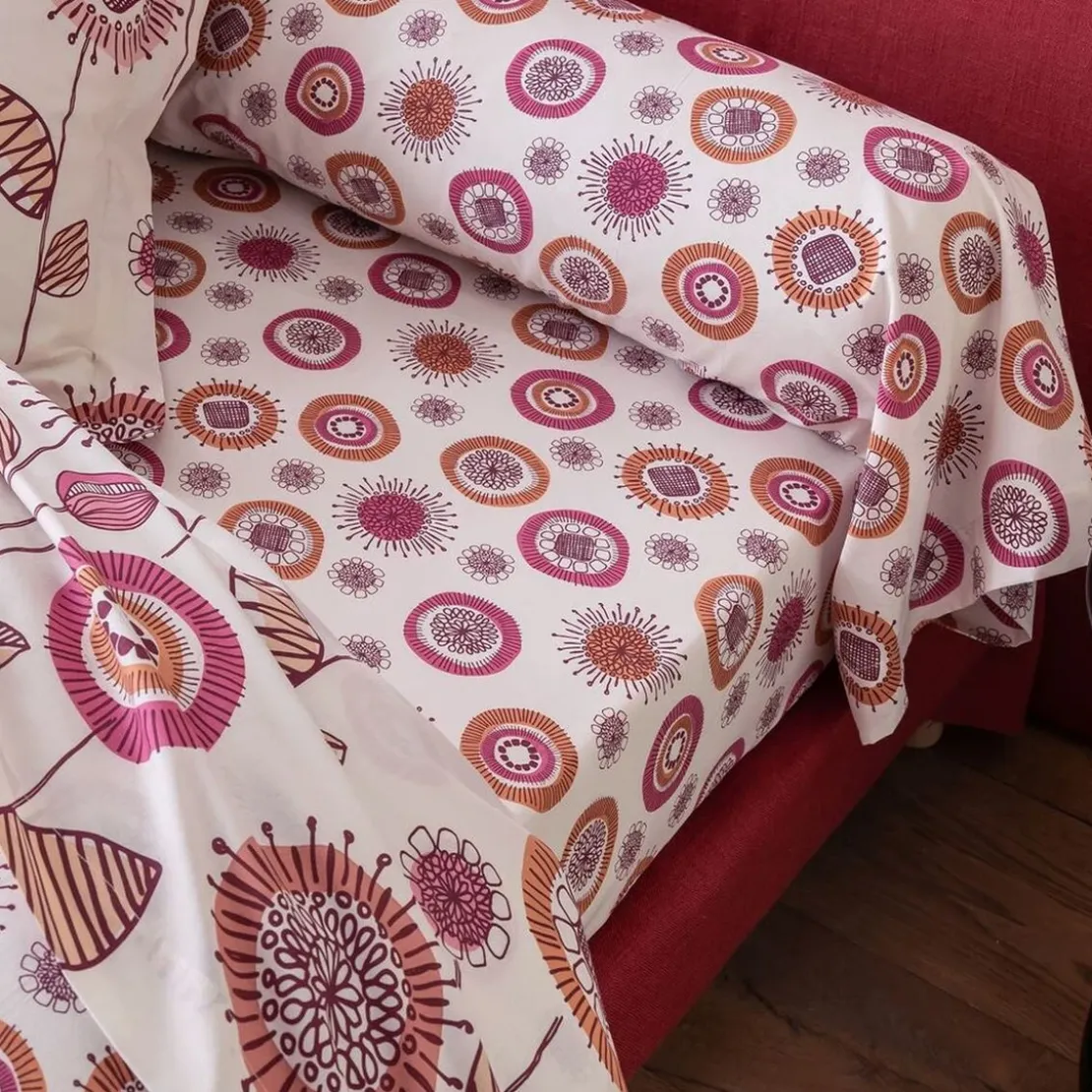 BecquetDrap plat coton blanc imprimé floral rose - FIFTY ROSE