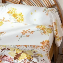 BecquetDrap plat coton blanc motif floral multicolore - Collection BOUQUET