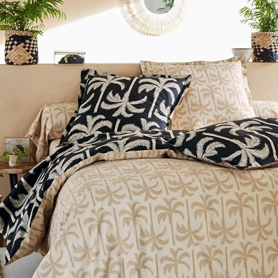 BecquetDrap plat coton noir charbon à motif tropical beige - TOURISME