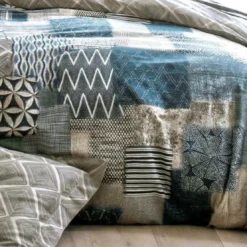 BecquetDrap plat en coton bleu grisé effet patchwork - ILE DE CANDIE