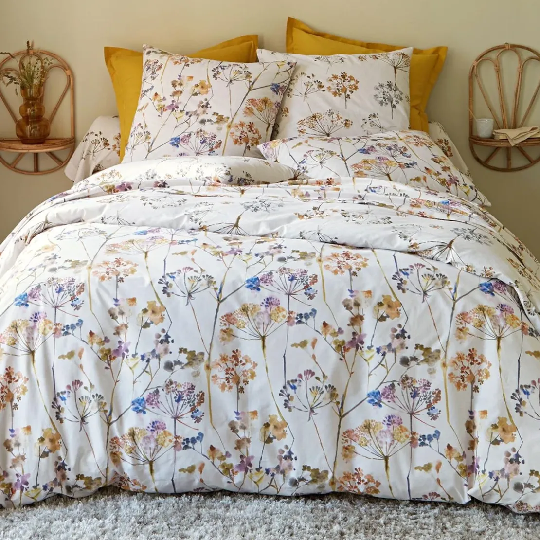 BecquetDrap plat en coton écru motif floral - FLEURAISON