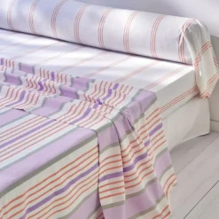 BecquetDrap plat en coton lilas à rayures multicolores - HARMONIE