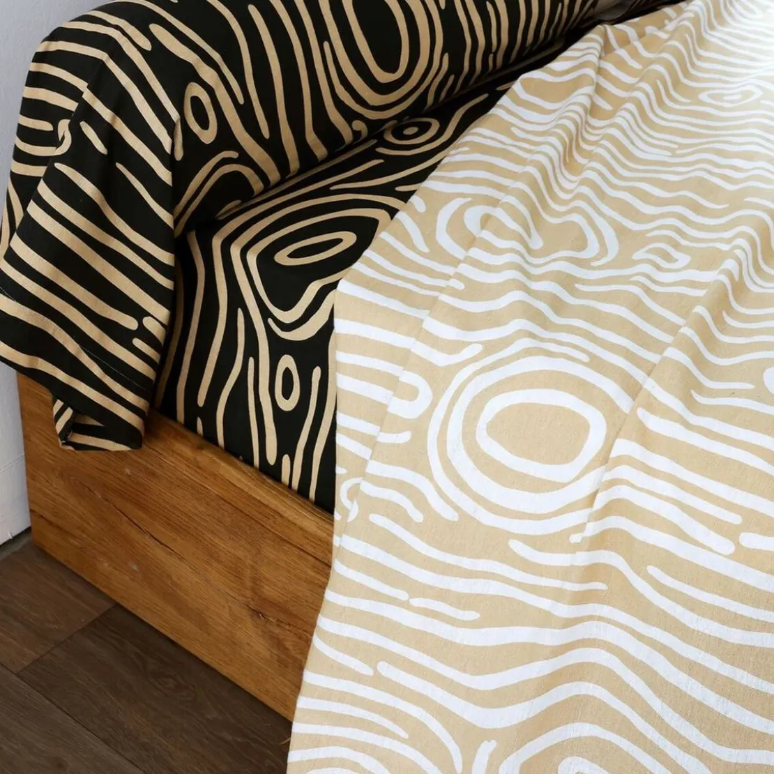 BecquetDrap plat en flanelle sable à motif graphique effet bois écru - TOPO