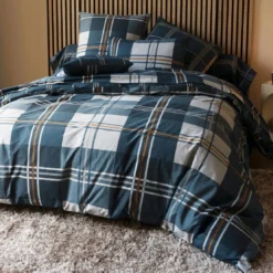 BecquetDrap plat en percale de coton bleu marine à carreaux - CHRISTOPHE