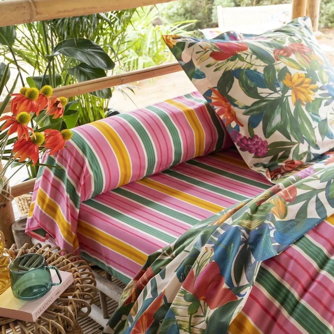 BecquetDrap plat fleurs et fruits exotiques BRESIL