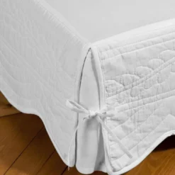 BecquetHousse cache-sommier blanche en boutis - BAILLARGUES