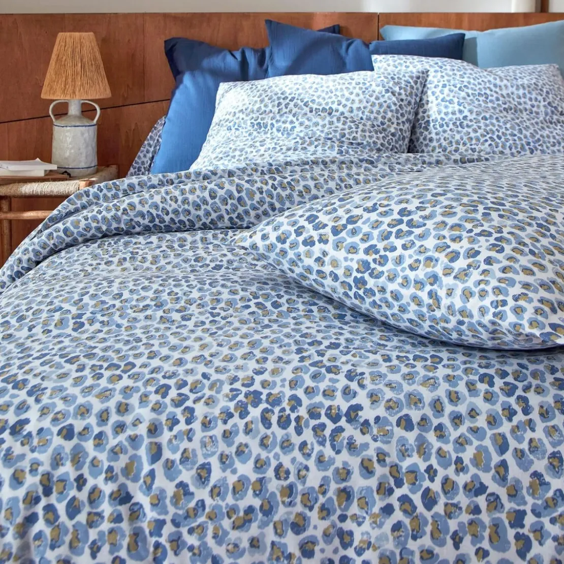 BecquetHousse de couette en coton blanc à motif léopard bleu et doré - SAFARI