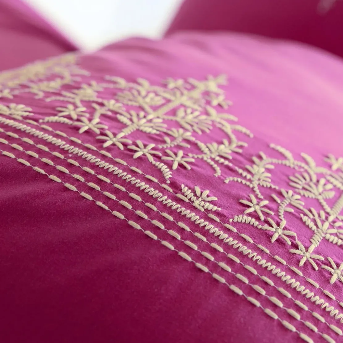 BecquetHousse de couette en percale de coton LAURINE brodée - rose fuchsia