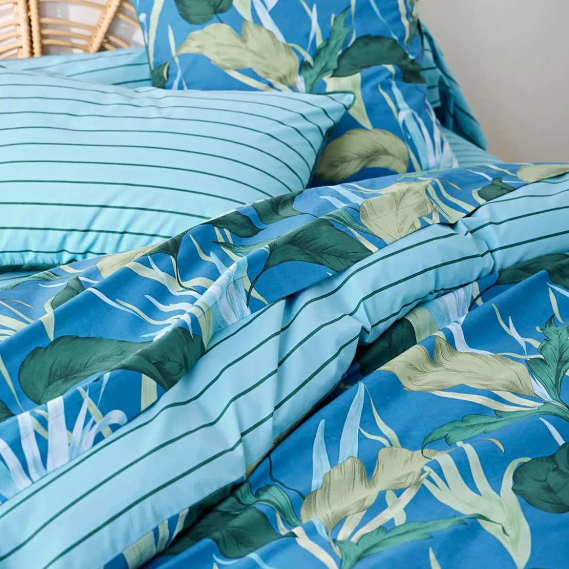 BecquetHousse de couette en percale de coton réversible bleue à motif tropical - BRUME D’ASIE