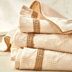 BecquetHousse de couette réversible en coton beige uni gaufré - SAHA