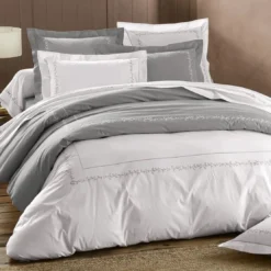 BecquetHousse de couette réversible en percale de coton blanc à motif brodé floral - ADELE