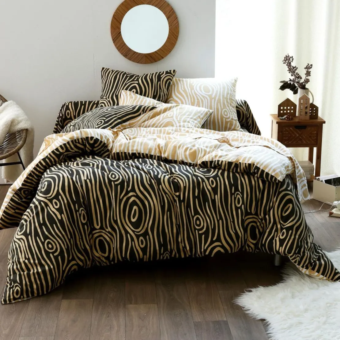 BecquetHousse de couette réversible en flanelle sable et noir charbon à motif graphique effet bois - TOPO