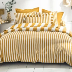 BecquetHousse de couette réversible en coton jaune ocre à rayures - ANDERSON