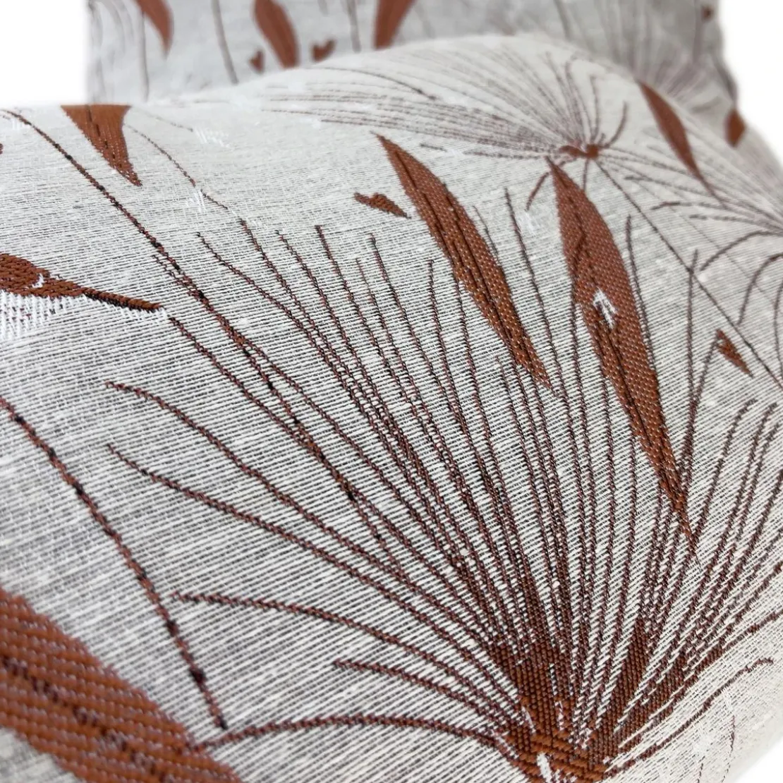 BecquetHousse de coussin en coton écru à motif floral rouge tomette - MIYAJIMA