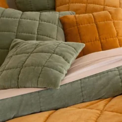 BecquetHousse de coussin en coton jaune ocre - VALOU