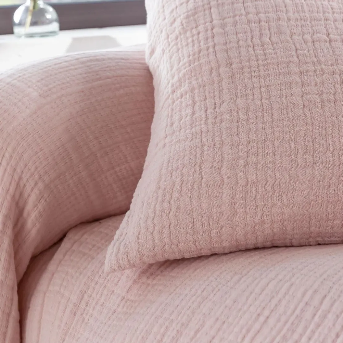 BecquetHousse de coussin en gaze de coton CL.WELLS rose poudré