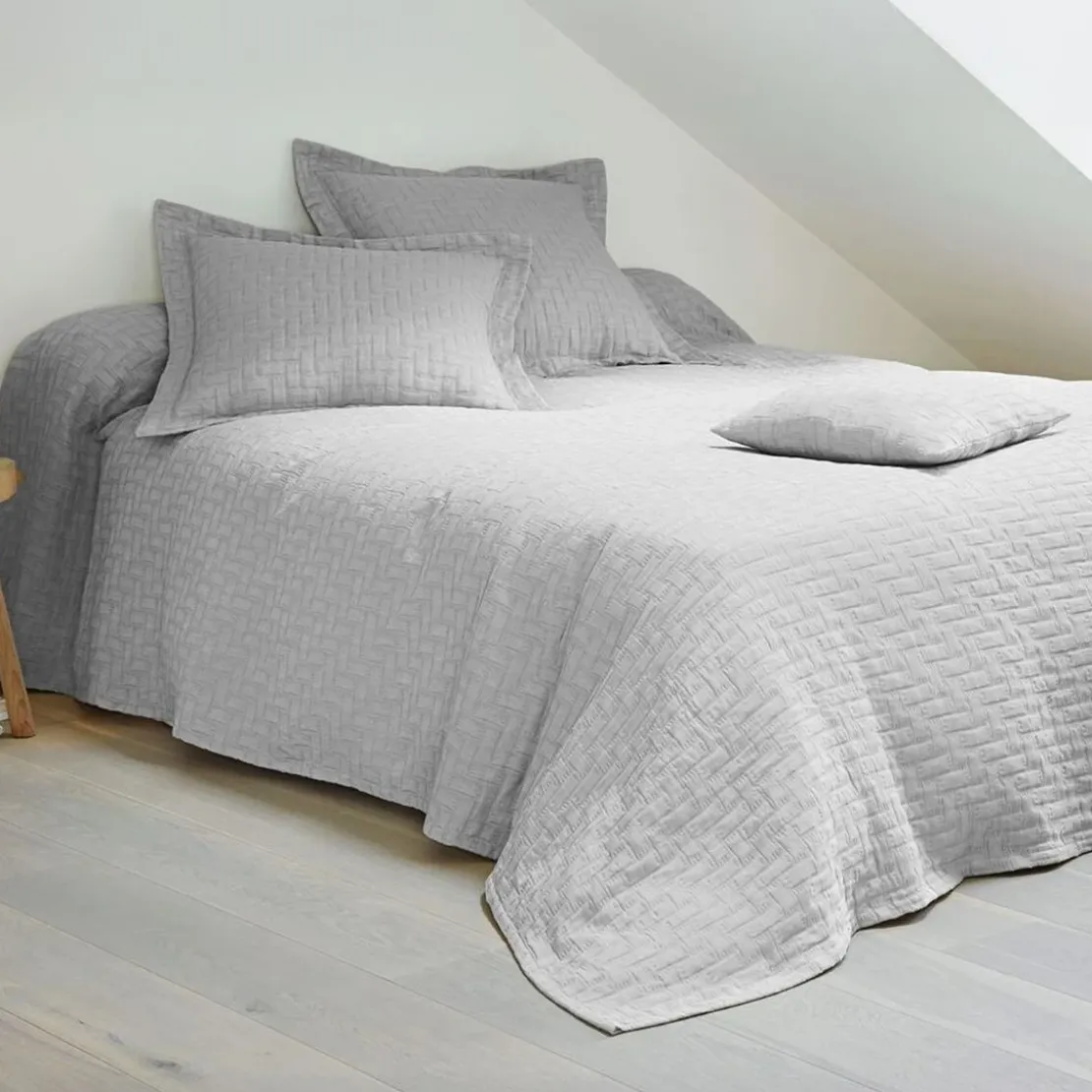 BecquetHousse de coussin, oreiller tissé en coton jacquard floqué CL.LADRI - gris perle