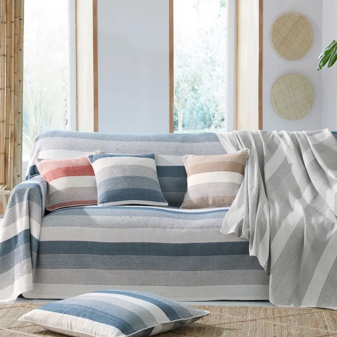 BecquetJeté de canapé ou fauteuil bleu indigo à rayures - TRÉPORT RAYE