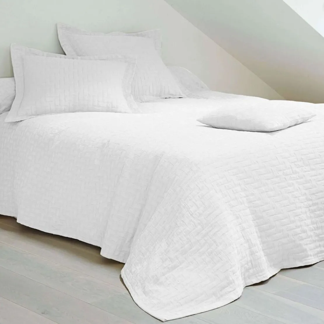 BecquetJeté de lit tissé en coton jacquard floqué CL.LADRI - Blanc