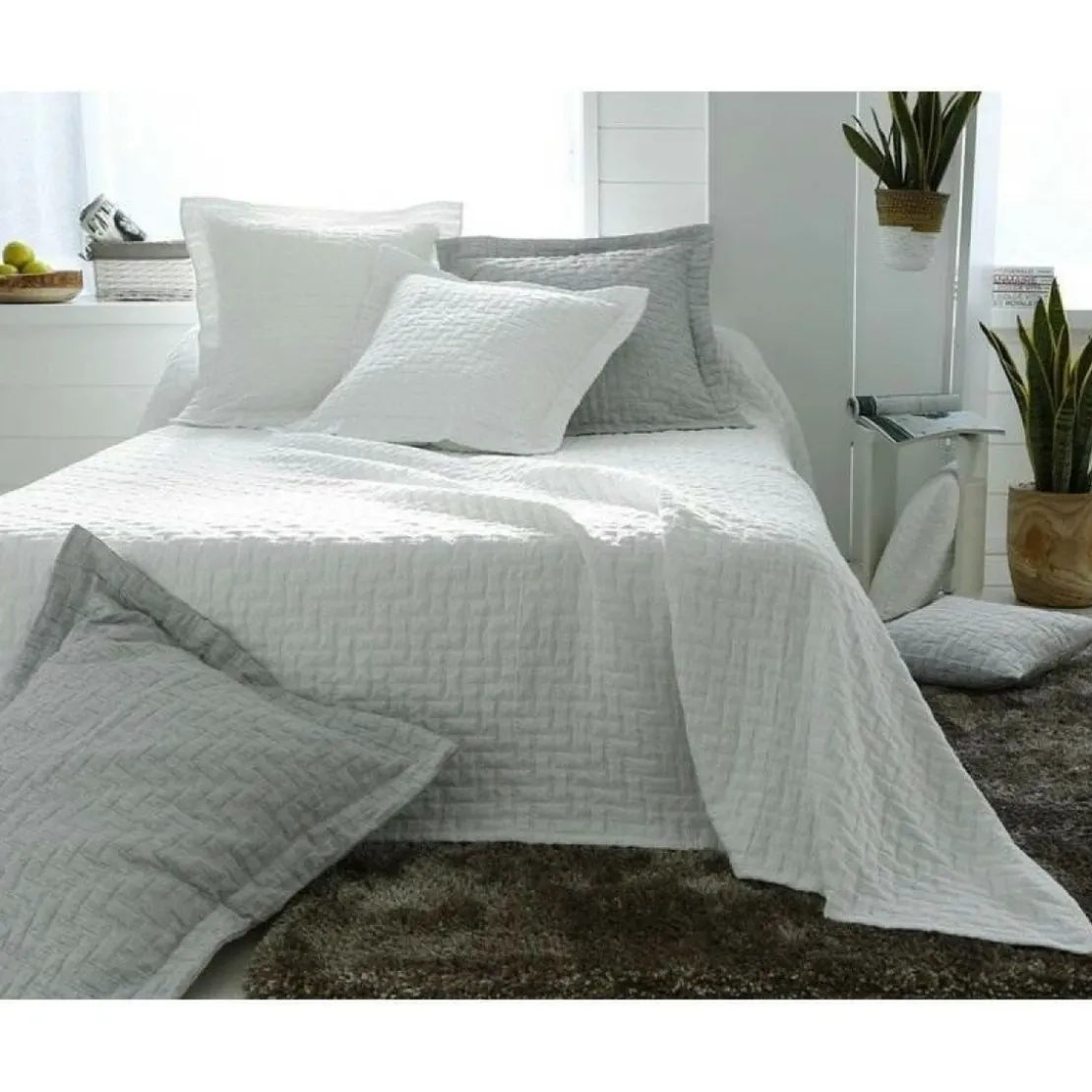 BecquetJeté de lit tissé en coton jacquard floqué CL.LADRI - Blanc