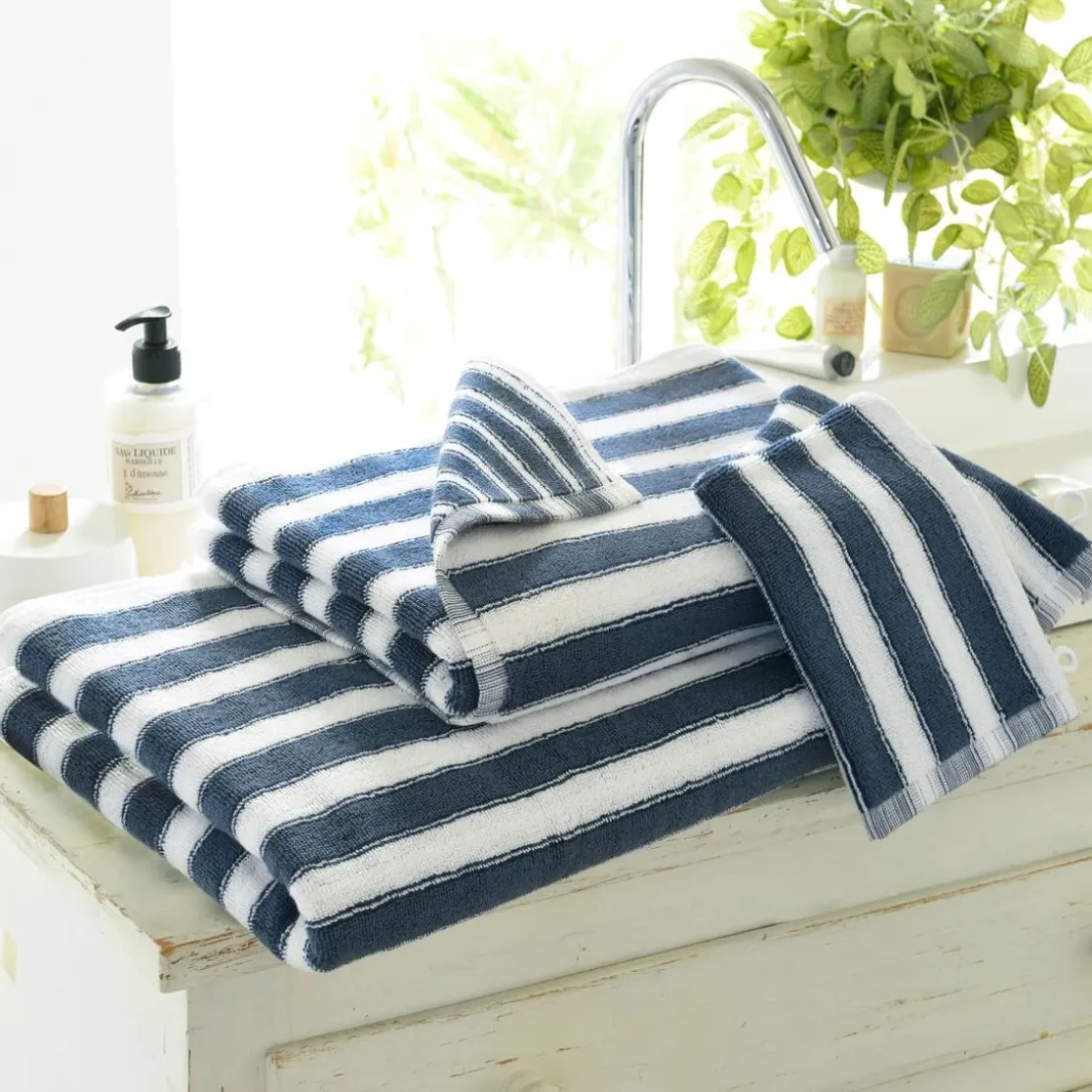 BecquetLot de 2 gants de toilette en coton 500 g/m² à rayures LAURA bleu