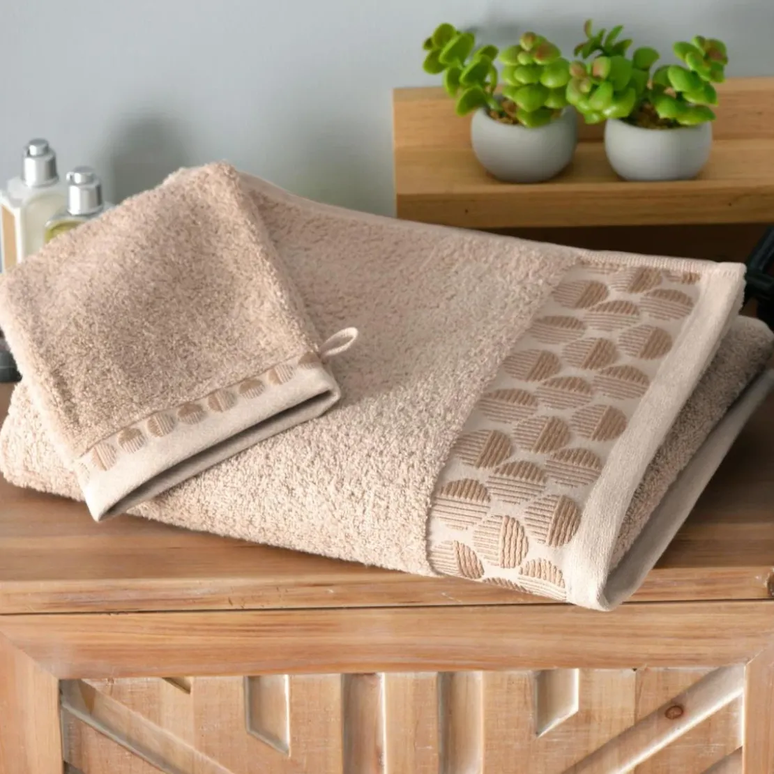 BecquetLot de 2 gants de toilette en coton beige avec liteau cercle - EP. SERVOPTIQUE