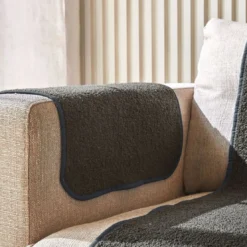 BecquetLot de 2 protèges accoudoir tissu bouclette SHERPA - gris foncé