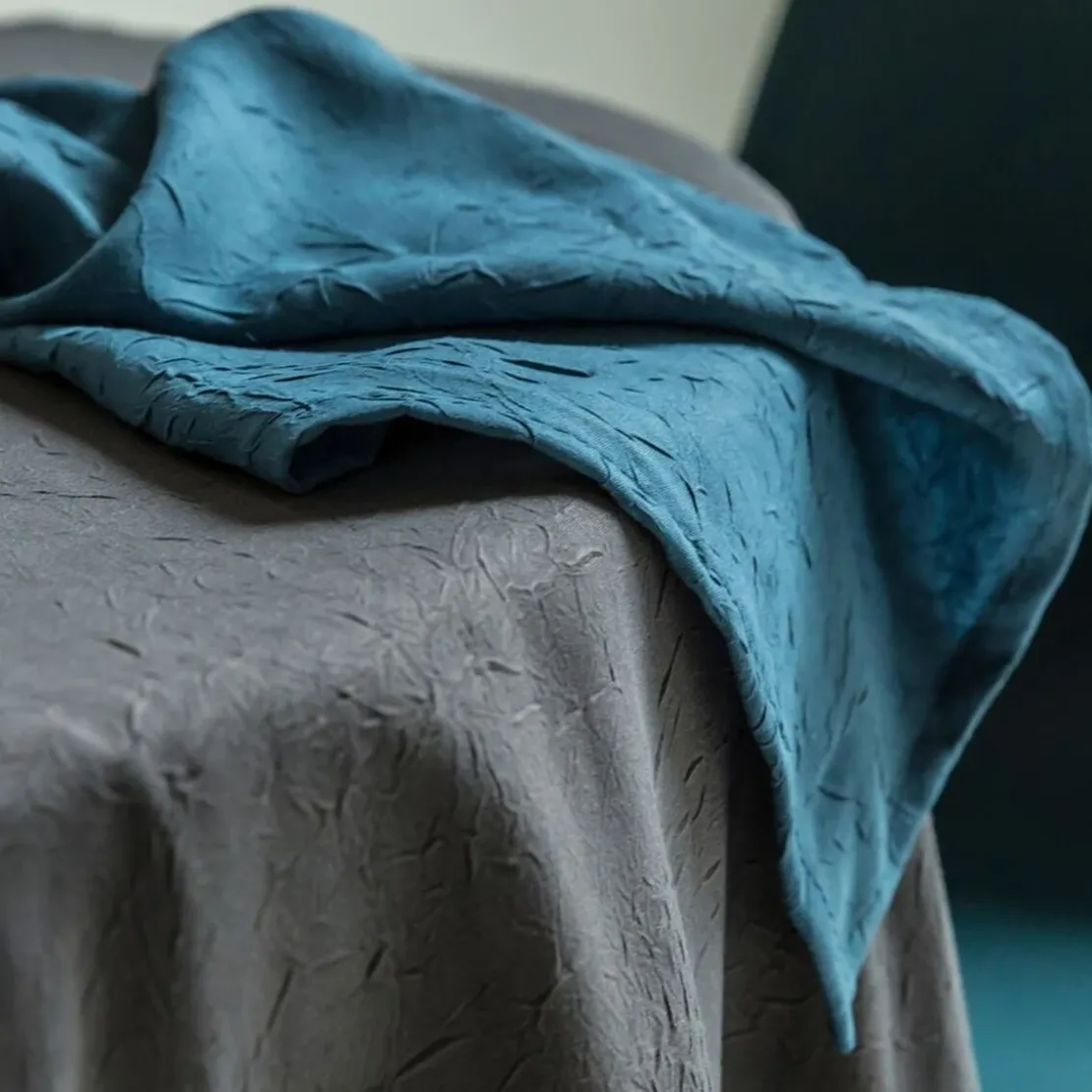 BecquetLot de 3 serviettes de table en polyester bleu orage effet froissé - FONTANA