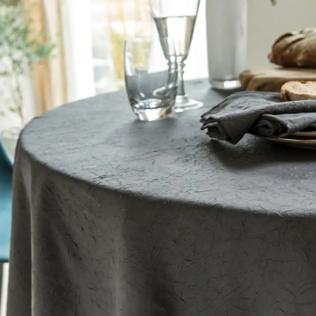 BecquetLot de 3 serviettes de table en polyester gris anthracite effet froissé - FONTANA
