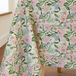 BecquetNappe carrée en coton rose à motif floral - ALINE