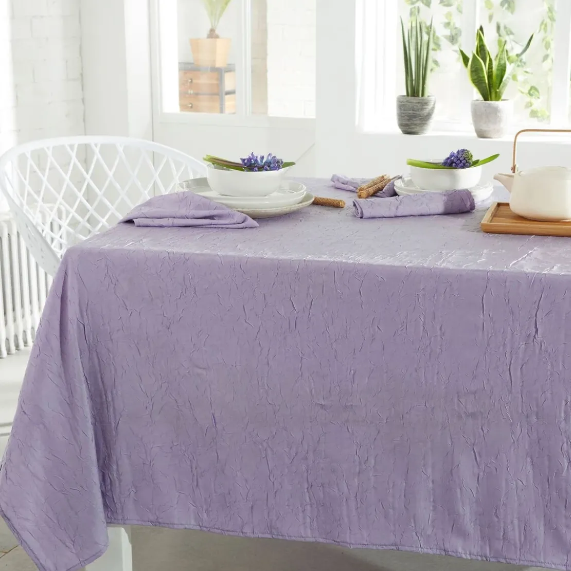 BecquetNappe de table en polyester violet lilas effet froissé - FONTANA