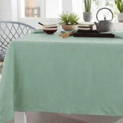 BecquetNappe de table en polyester vert céladon effet froissé - FONTANA